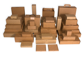Cajas de cartón y bolsas de plástico
